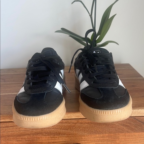 Adidas black and white sambas - Picture 2 of 8